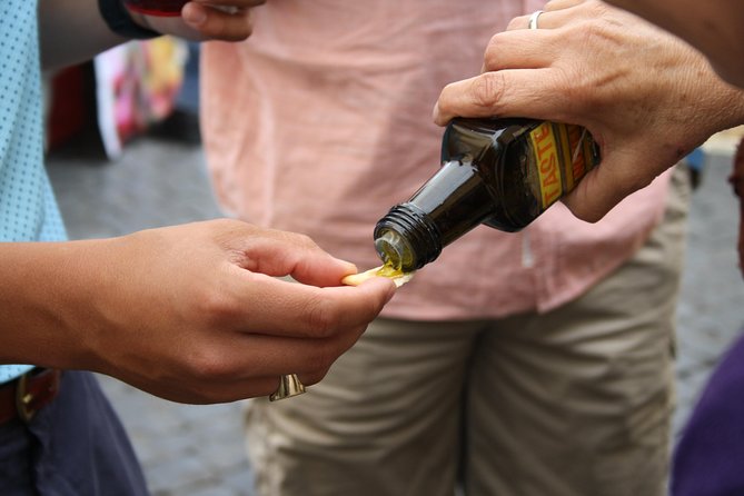 Trevi Fountain, Pantheon, and Campo Dei Fiori Market Food and Wine Tour - Savoring Authentic Italian Coffee at Basilica di Sant’Eustachio