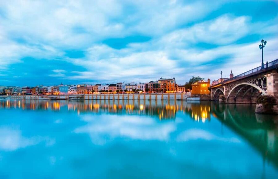 Triana Tour + Flamenco Night Party - The Iconic Flamenco Show at the End of the Day