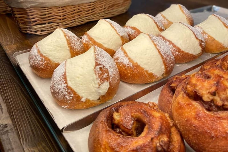 Trieste: Guided Foodie Walking Tour - From the Old Town to the Pier-side Eateries