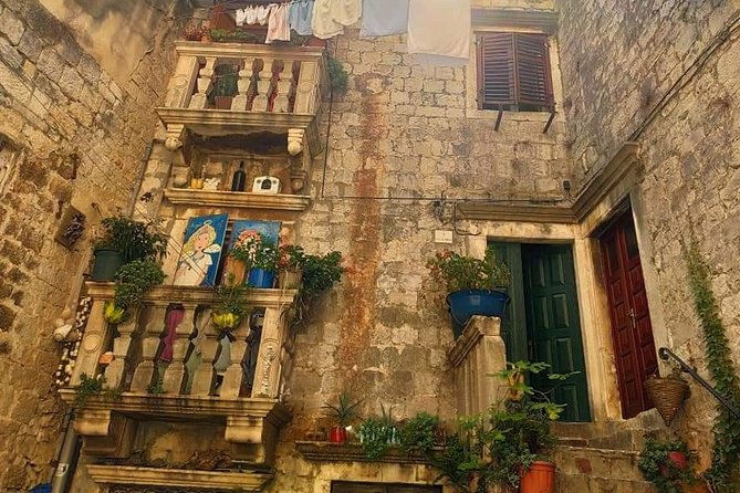 Trogir 1,5-Hour Small Group City Tour - Exploring Saint Lawrences Cathedral and Its Artistic Treasures