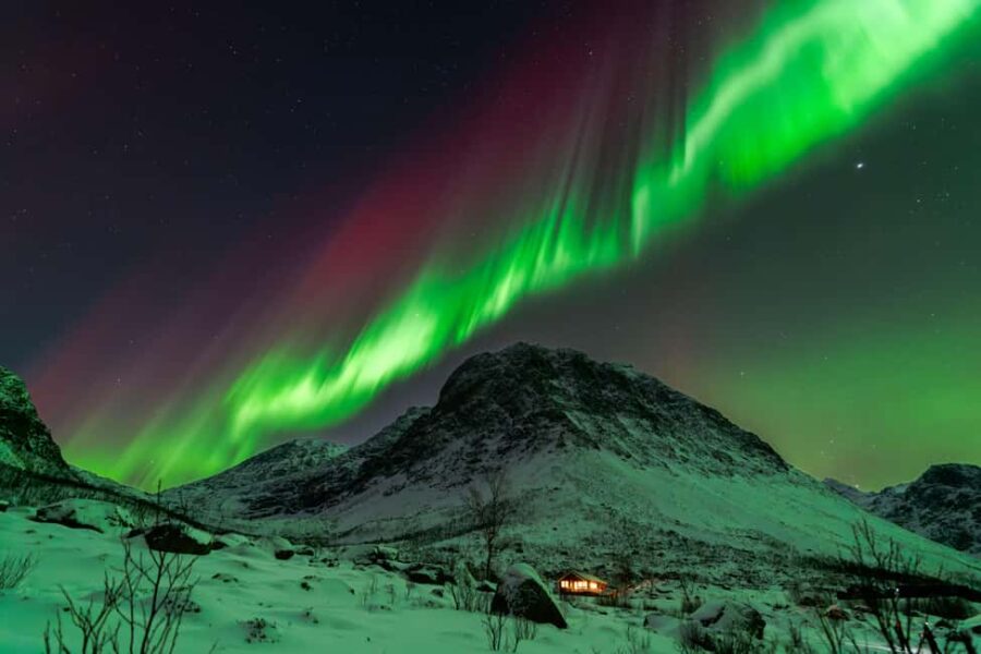 Tromsø: Aurora Quest Luxury Car Experience 6-Hours Tour - Expert Guides and Professional Photography Support