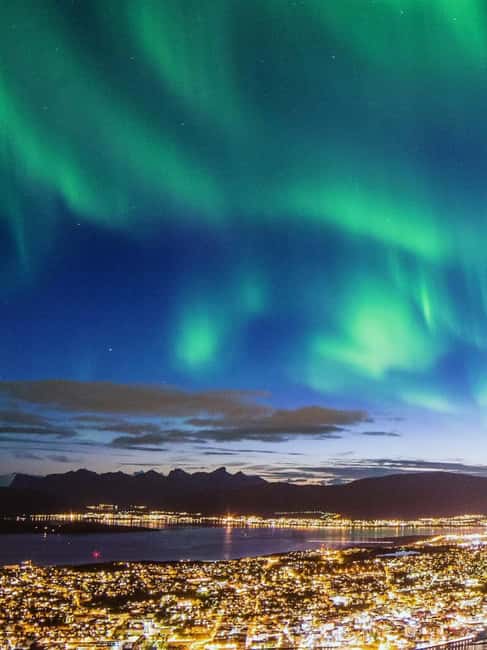 Tromsø: Northern Lights Tour by Experienced Local Guide - Visiting Tromsø’s Iconic Landmarks and Hidden Gems