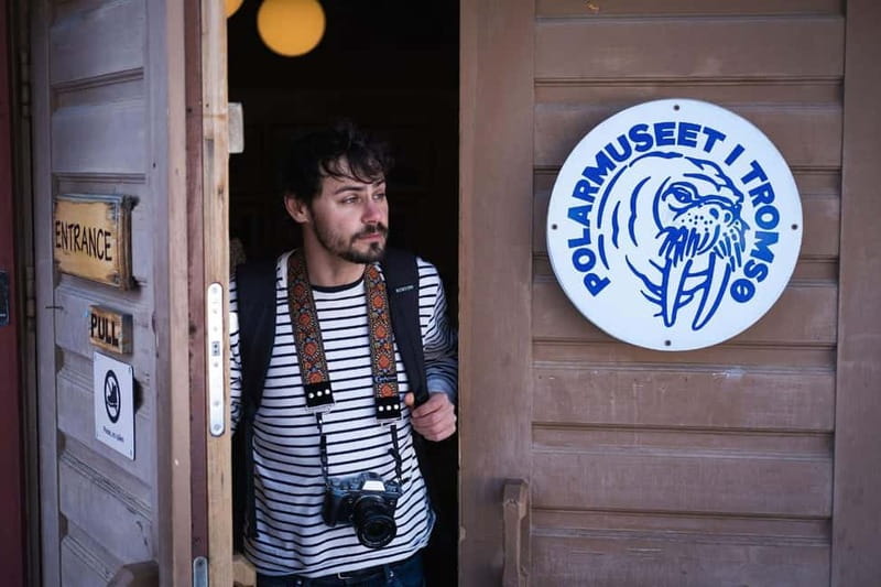 Tromsø: Private Photoshoot in the City Centre - The Perfect Setting for Personalized Portraits in Tromsø