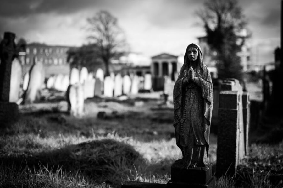 True Crime Philadelphia and History Tour - Exploring Philadelphia’s Historic Cemeteries and Landmarks