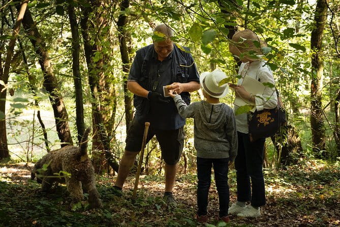 Truffle Picking Experience with 3 Course Meal in Chianti hills - Starting Point at Fattoria Lavacchio AgriResort in Florence