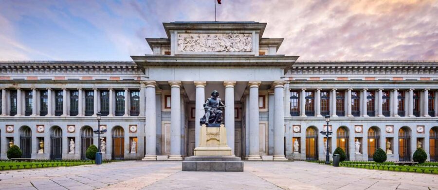 Tuk Tuk Tour 100 mins + Full Meal - Comfortable and Eco-Friendly Transportation in a Tuk Tuk