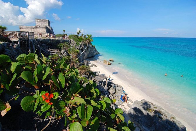 Tulum Private Tour from Cancun - Visiting the Tulum Archaeological Zone