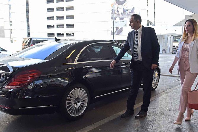 Turkey Istanbul Airport Transfer-Private Professional Hassle-Free - Meeting and Pickup at Istanbul Airport or Hotel