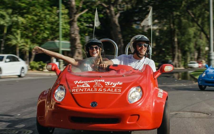 Uluniu Ave: Waikiki Scoot Coupe Rental Ala Moana & Kaka'ako - Exploring Hawaii’s Iconic Beaches and Parks
