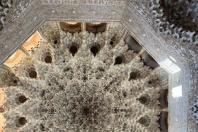Unforgettable Alhambra Tour: group tour - Highlights of the Stops on the Tour