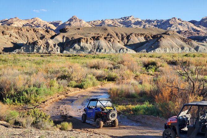 UTV Bentonite Hills, Temples, Moonscape, Factory Butte tour - Transition from the Meeting Point to the Trailhead