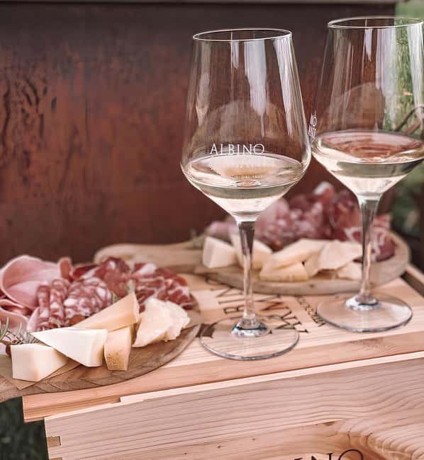 Valdadige: Winery Tour with 4 Wine Tastings - Exploring Valdadige’s Vineyards with Expert Guides