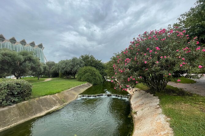 Valencia Bike Tour: Top Sights and City of Arts & Sciences - The Historic Pont del Mar: A 15th-Century Bridge
