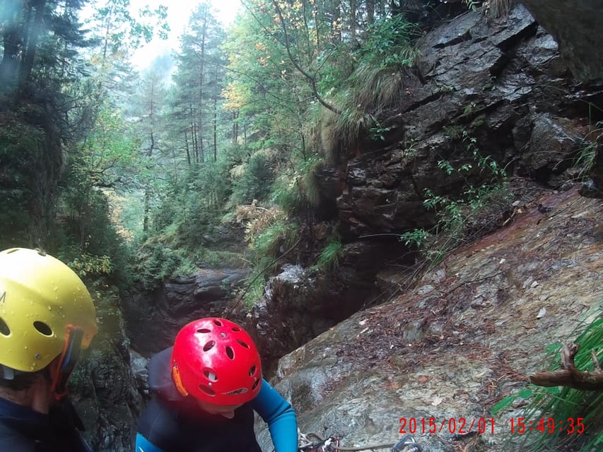 Valencia Canyoning. Experience for everyone - Discover the Gorgo de la Escalera Ravine in Anna
