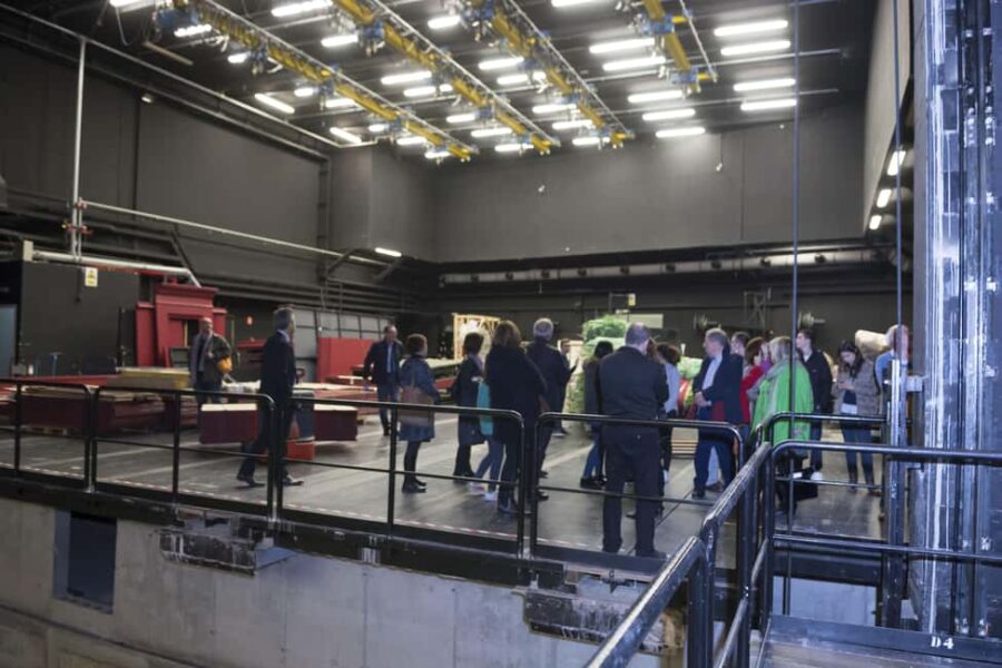 Valencia: Entrance - Visit the Palau de Les Arts with a guide - Who Will Enjoy This Tour the Most?