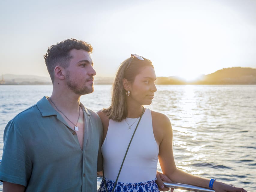 Valencia: Sailing Catamaran Cruise with Sunset Option and DJ - Key Points