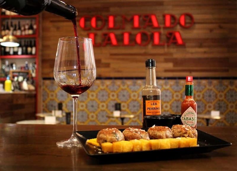 Valencia: Tapas and Sightseeing guided tour - Visiting Valencia’s Central Market: A Feast for the Senses