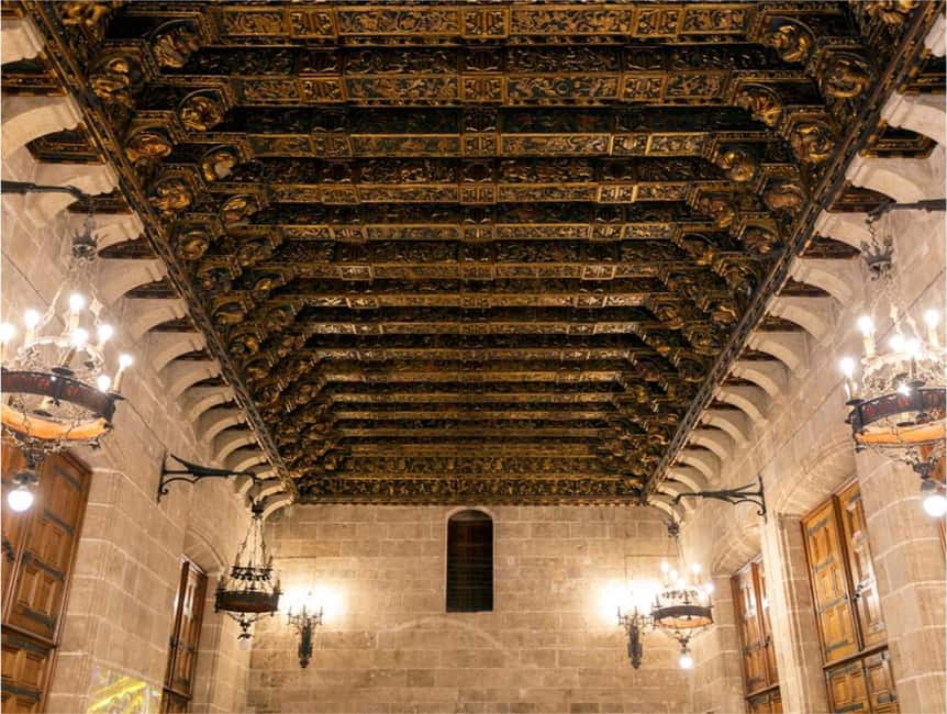 Valencia: Tour of the Historic Center on your mobile - Visiting the Essential Sites of Valencia’s Historic Center