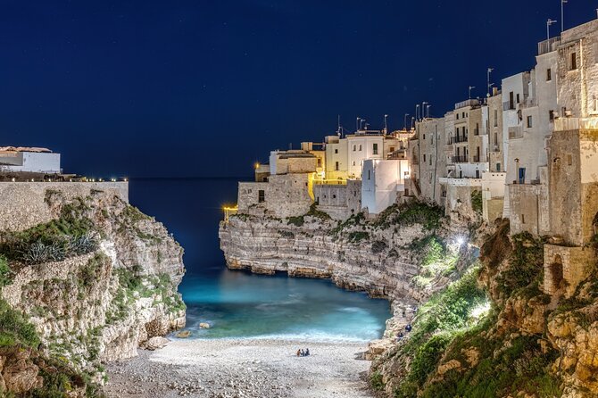 Valle d'Itria Tour: Polignano, Ostuni e Locorotondo, da Bari - Locorotondo: The Circular Village with Flower-Adorned Houses