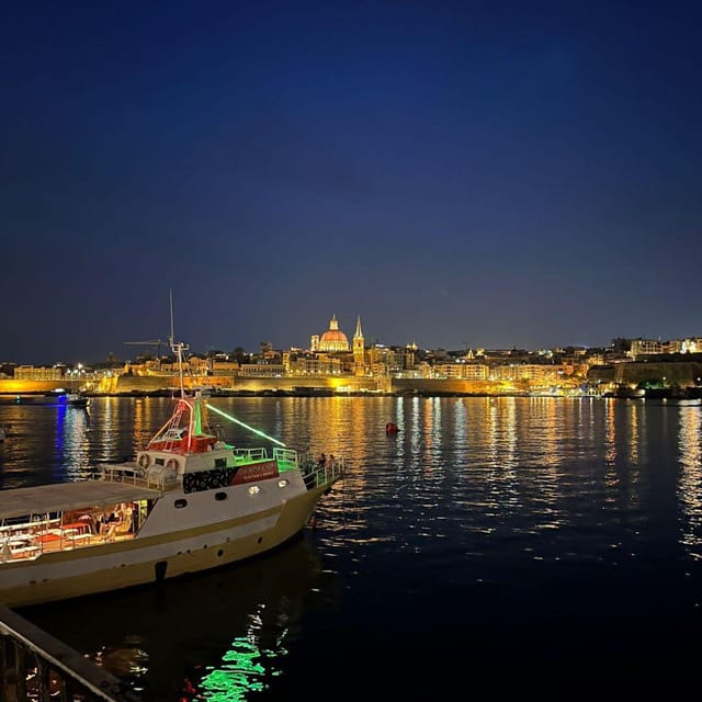 Valletta Night TOUR IN PORTUGUESE - From the Triton Fountain to Historic Streets at Night