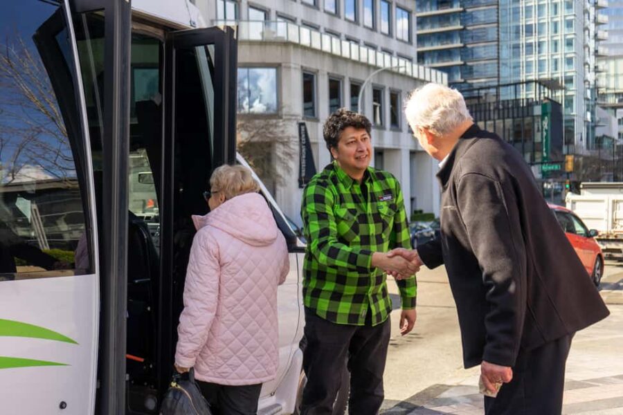 Vancouver: City Highlights & Vancouver Lookout Tour - Meeting Point and Tour Logistics in Downtown Vancouver