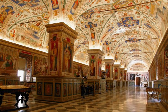 Vatican Museums Sistine Chapel with Basilica or Rafael Rooms Tour - How the Tour Begins at Viale Vaticano and Navigates Crowds
