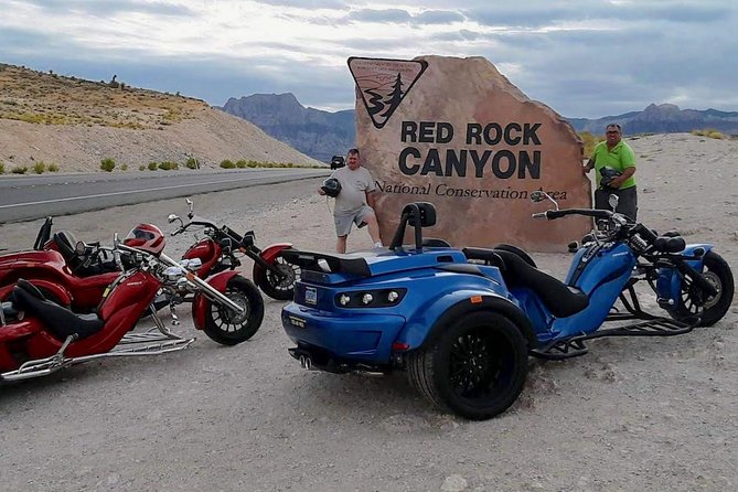 Vegas Strip and Red Rock Canyon Guided Trike or Slingshot Tour - Scenic Stops and Photo Opportunities