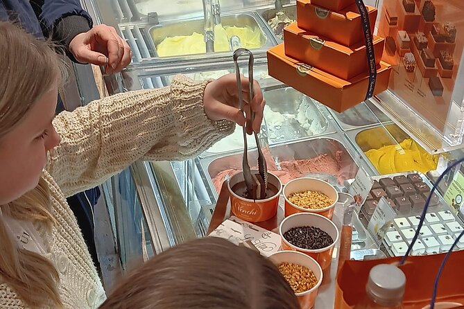 Venchi Rialto: Chocolate Tasting Experience in Venice - Tasting a Curated Selection of Chocolates