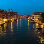 Venice by Night: Highlights & Hidden Gems Tour - A Peaceful Pause at Libreria Acqua Alta and Ponte dei Colafelzi