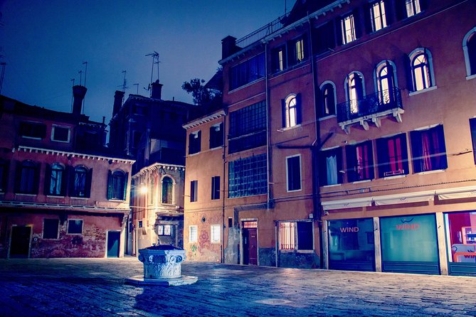 Venice Ghost & Legends Walking City Tour - Starting in a Hidden Square to Escape Crowds
