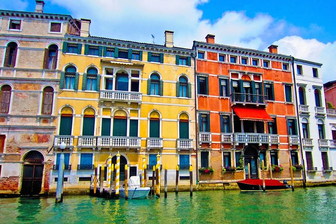 Venice Sightseeing Walking Tour for Kids and Families - Discovering Artistic and Cultural Gems at Campo San Bartolomeo
