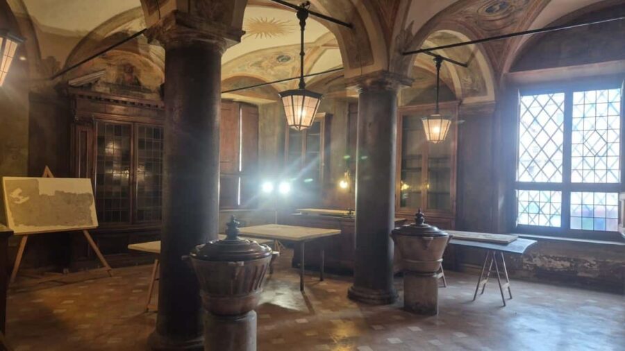 Venture beneath San Giovanni with a speleologist - Starting at the Obelisk of Lateranense