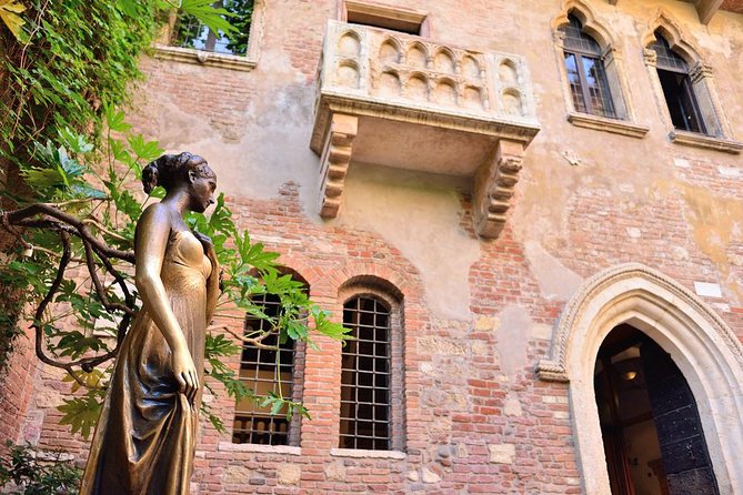 Verona by Moonlight: A Nighttime Path Through History and Romance - Exploring Palazzo Maffei Casa Museo and Secret City Corners