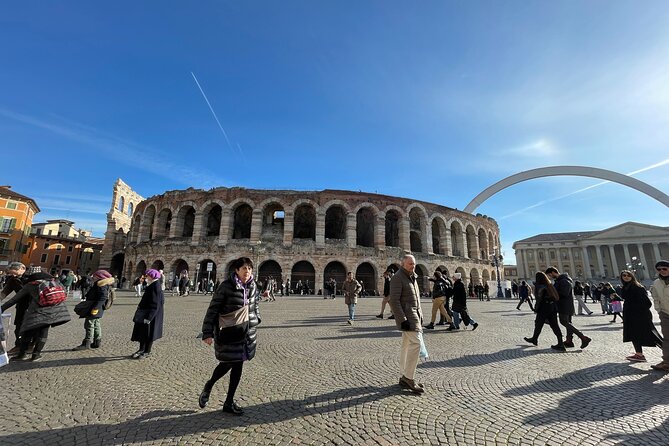 Verona Local Food Tasting and Walking Tour with Cable Car - Outside View of Juliet’s House and the Famous Balcony