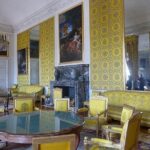 Versailles Guided Tour and Priority Access with Hotel* Pickup - Time to Explore Independently in Versailles Gardens and Beyond