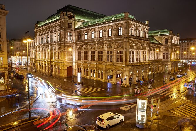 Vienna at night! Photo tour of the most beautiful buildings in the city - Expert Guidance from Tobias Steinmaurer