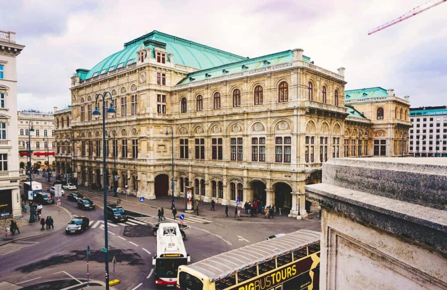 Vienna: Imperial Treasury Ticket & Digital City Tour - Visiting the Imperial Treasury in Vienna