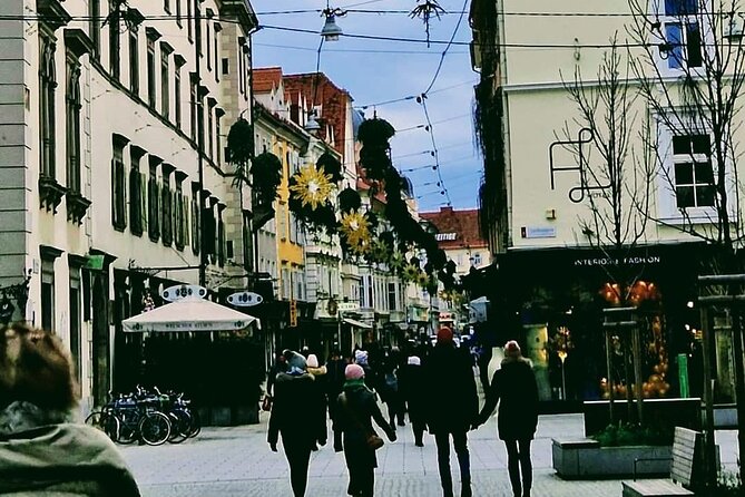 Vienna: Private tour to Graz - Exploring Graz’s Main Square and Medieval Streets