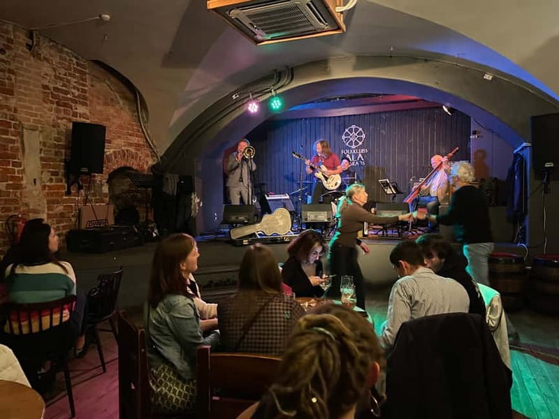 Vilnius Private Pub & Bar Crawl Tour & Hidden Gems - Exploring Vilnius’s Historic Streets and Hidden Gems