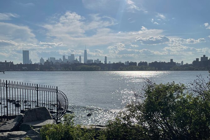 Vintage + Secondhand Shopping Walking Tour through Brooklyn, NYC - Visiting Beacons Closet: A Brooklyn Thrift Icon