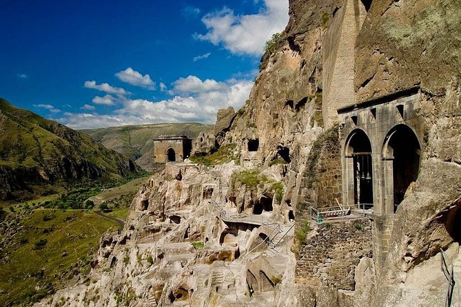 Virtual tour to Georgia - Highlights of the Tour Stops: From Churches to Coastal Cities