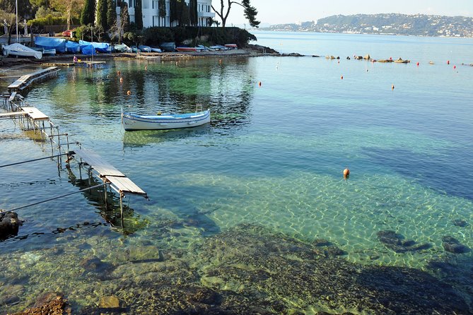 Visit of Antibes Juan-Les-Pins by convertible bus - Highlights of the Tour Stops: From Notre Dame to the Bay of Garoupe