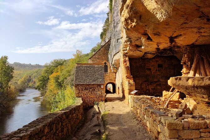 Visit of the Troglodytic Village of Madeleine - Exploring the Prehistoric Environment and Magdalenian Culture