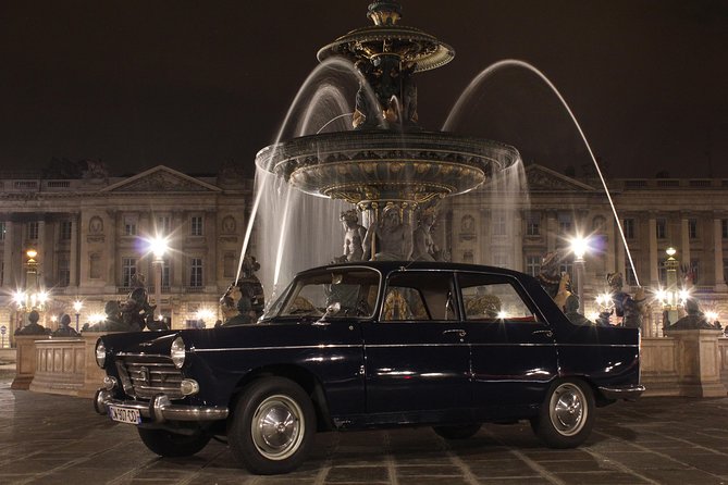 Visit Paris in a vintage car - Discovering Paris’s Top Landmark Sites in Style