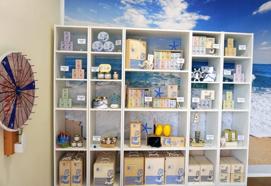 Visit the factory of the Best Anchovies, Santoña, personalized in Spanish - The Starting Point and Meeting Arrangements in Santoña