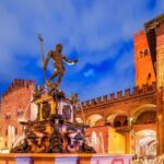 Visita Guidata di Bologna segreta, curiosa e misteriosa - Starting the Journey at Piazza del Nettuno in Bologna