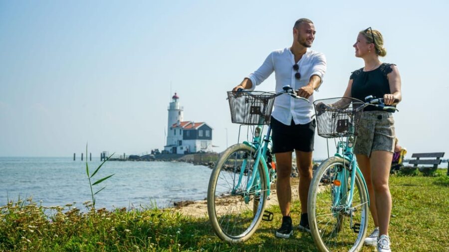 Volendam: E-Bike Rental including Highlights-Routes - The Pickup and Bike Setup Process at Volendam Harbor