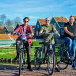 Volendam: E-bike rental with suggested countryside- and fisherman village route - Starting Point and Rental Logistics in Volendam