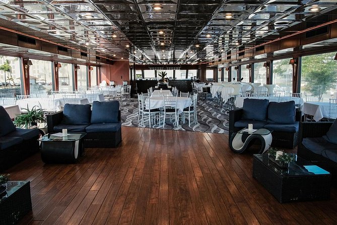 Waikiki Sunset Cocktail Cruise aboard the Majestic by Atlantis - Scenic Views and the Magic of Waikiki’s Sunset