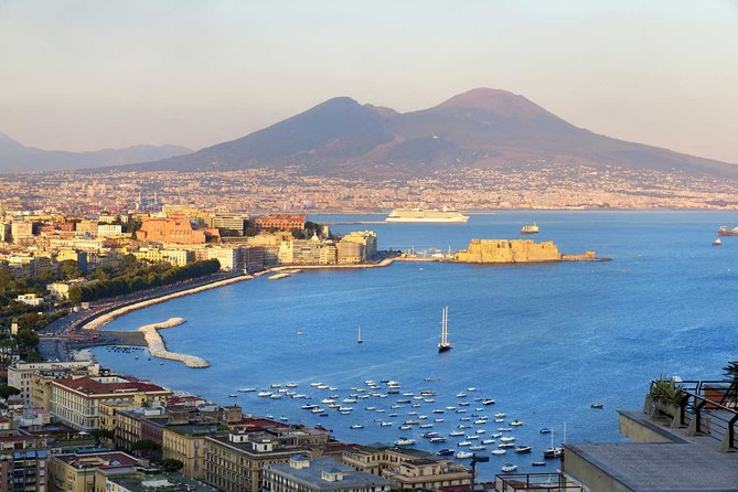 Walk through Naples Historic District - Passeggiata a Napoli - Discovering the Heart of Naples from Castel Nuovo